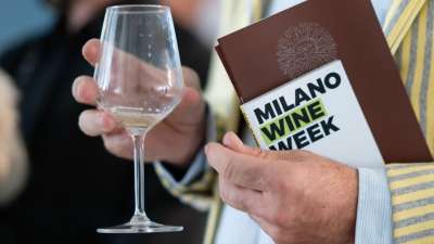 Milano accende i riflettori sul vino italiano in una “settimana” di eventi culturali & glamour